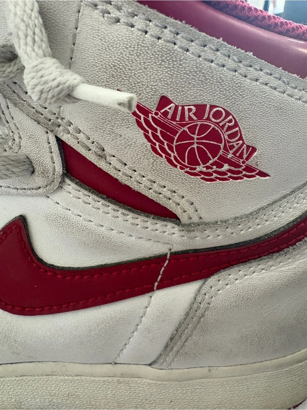 Jordan Air Jordan 1 Retro High OG Metallic Red 6Y = 7.5 Womens Sneakers (2017)